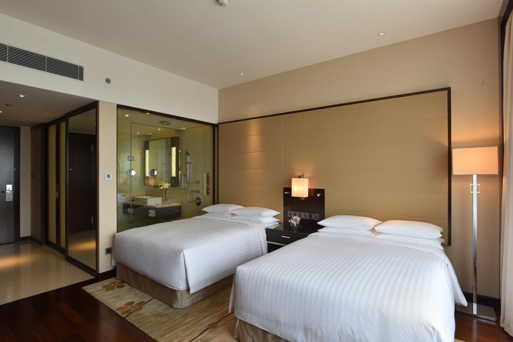 Hotel rest Kochi Marriott Hotel