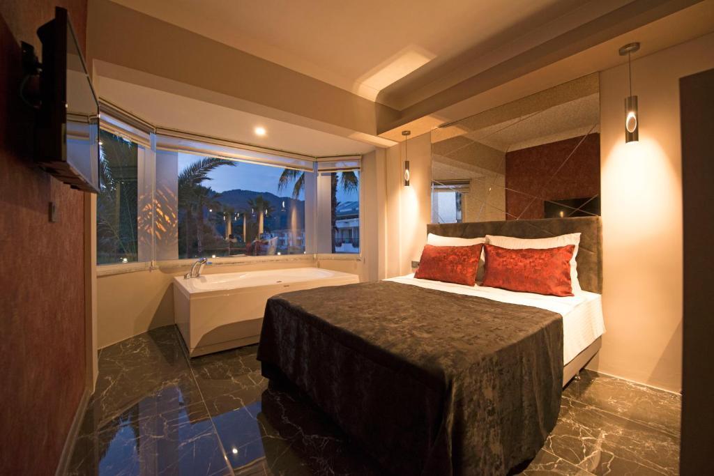 Цены в отеле Voxx Marmaris Beach Resort