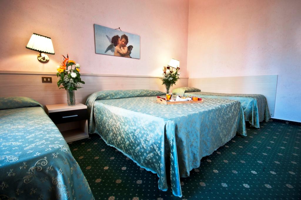 Відпочинок в готелі Priscilla Rome Рим