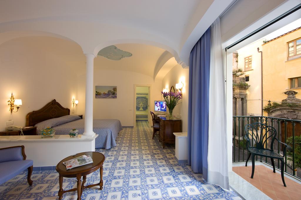Grand Hotel La Favorita, Zatoka Neapolitańska, Włochy, zdjęcia z wakacje
