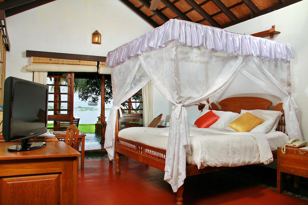 Горящие туры в отель Punnamada Керала