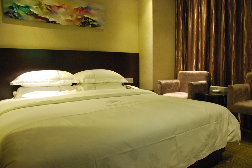Горящие туры в отель Guangzhou Yuebei Hotel 3* Гуанчжоу