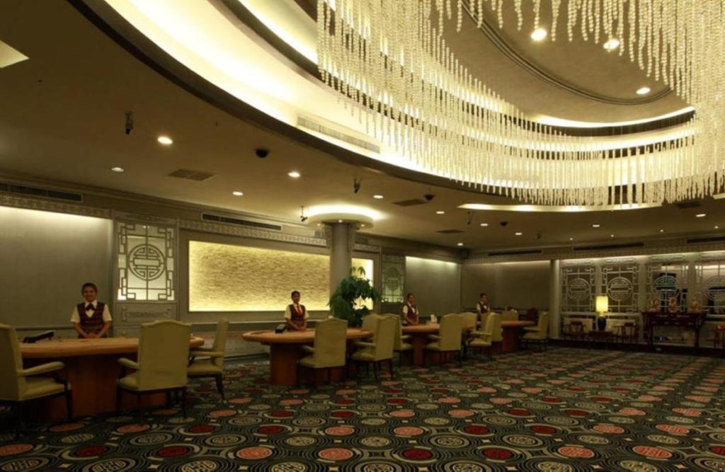 Holiday Palace Casino & Resort, Сиануквиль, фотографии туров
