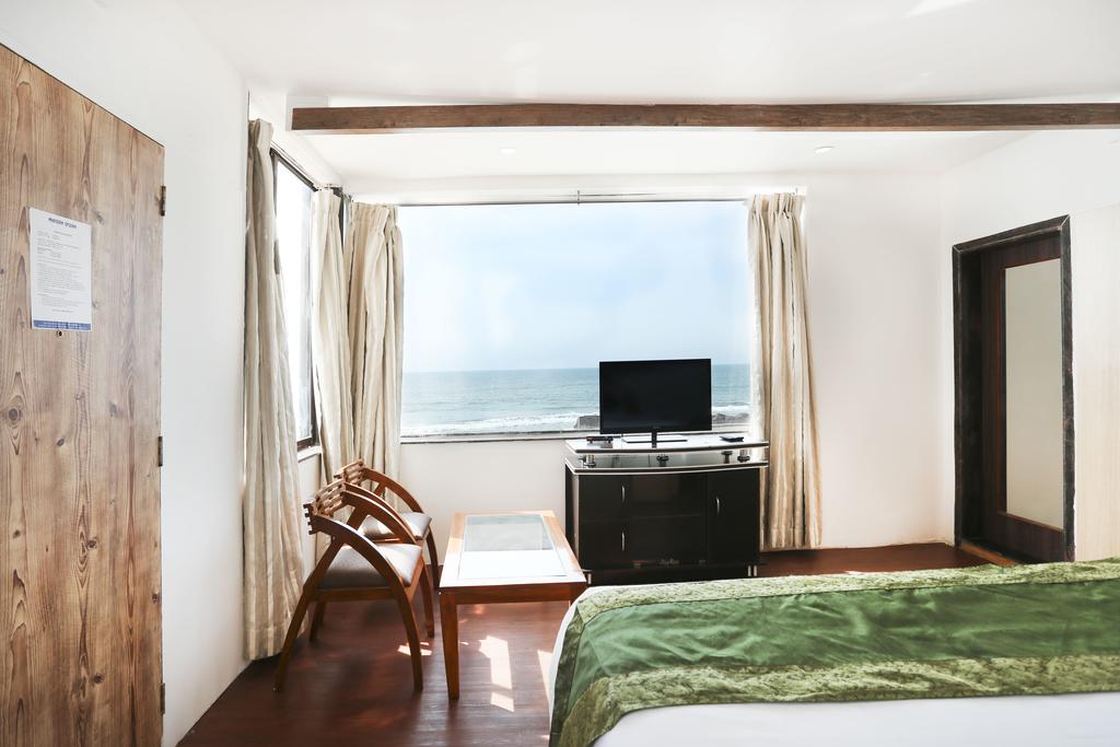 Hotel rest Maison Ocean Beach Ashwem India