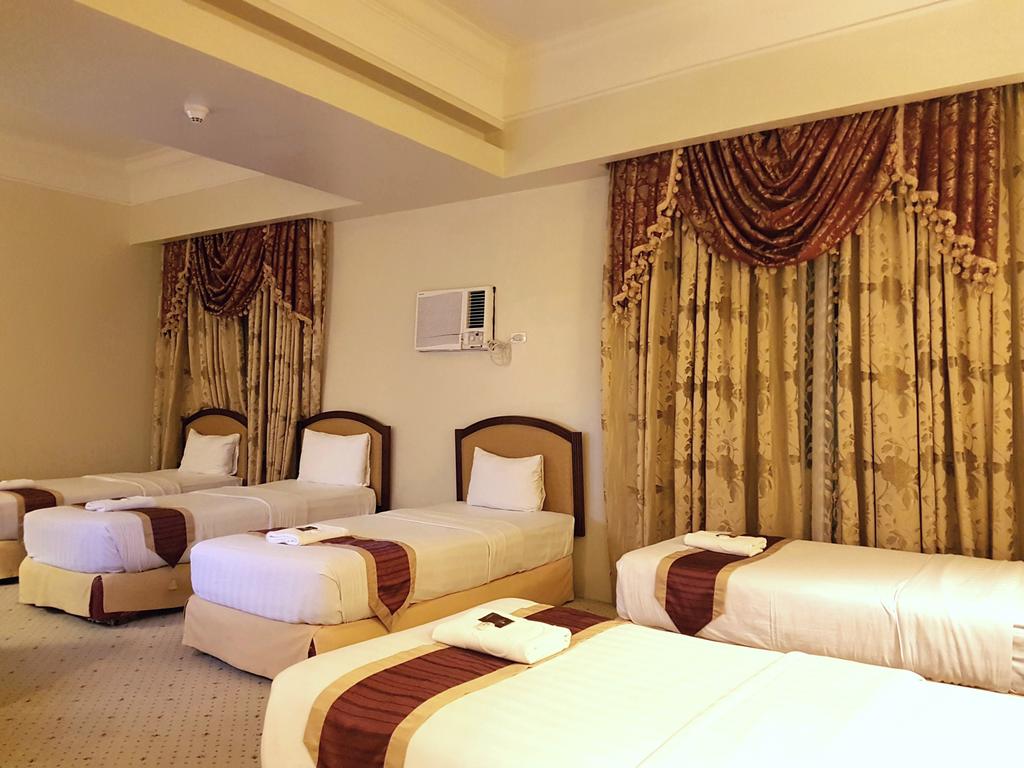 Отель, Sarrosa International Hotel and Residential Suites