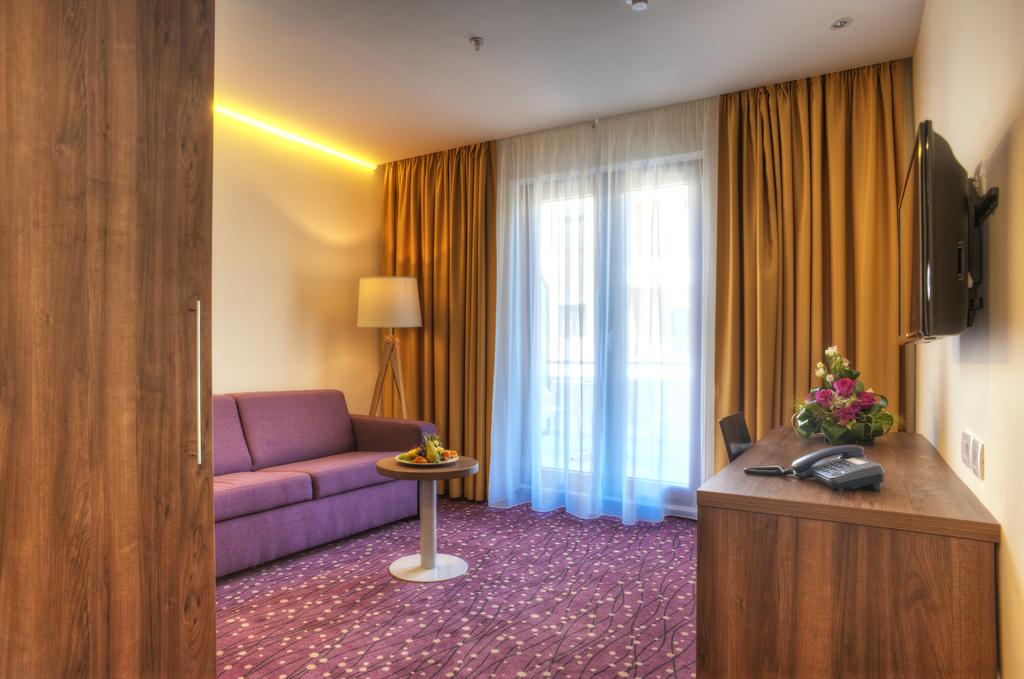 Hotel Pine Чорногорія ціни