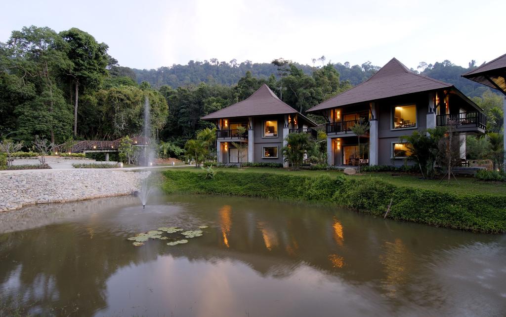 Отель, Khaolak Wanaburee Resort