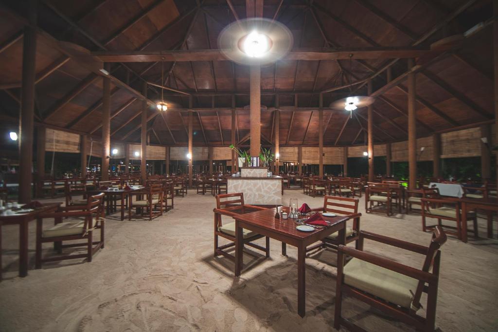 Wakacje hotelowe Filitheyo Island Resort Atole Faafu i Dhaalu Malediwy