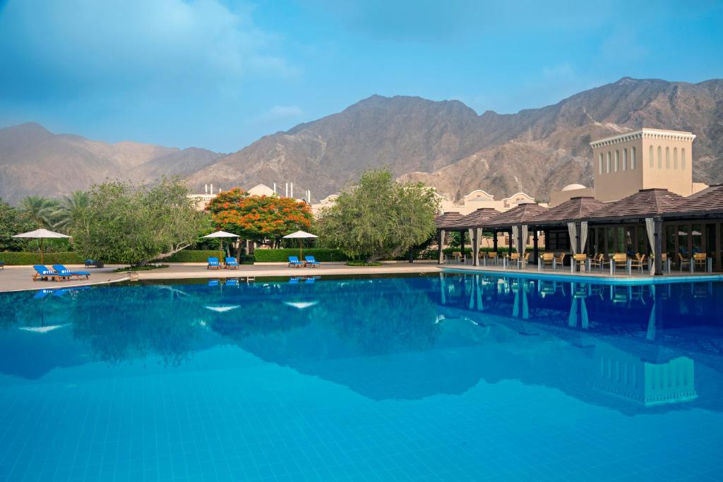 Відпочинок в готелі Miramar Al Aqah Beach Resort Фуджейра ОАЕ