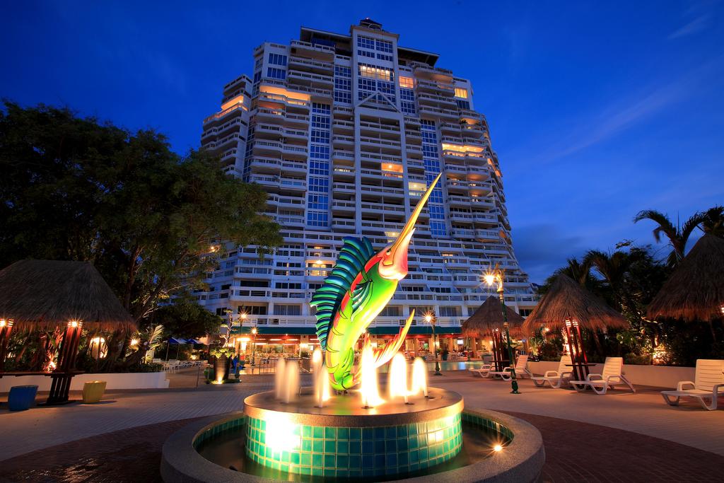Туры в отель Andaman Beach Suites Патонг Таиланд