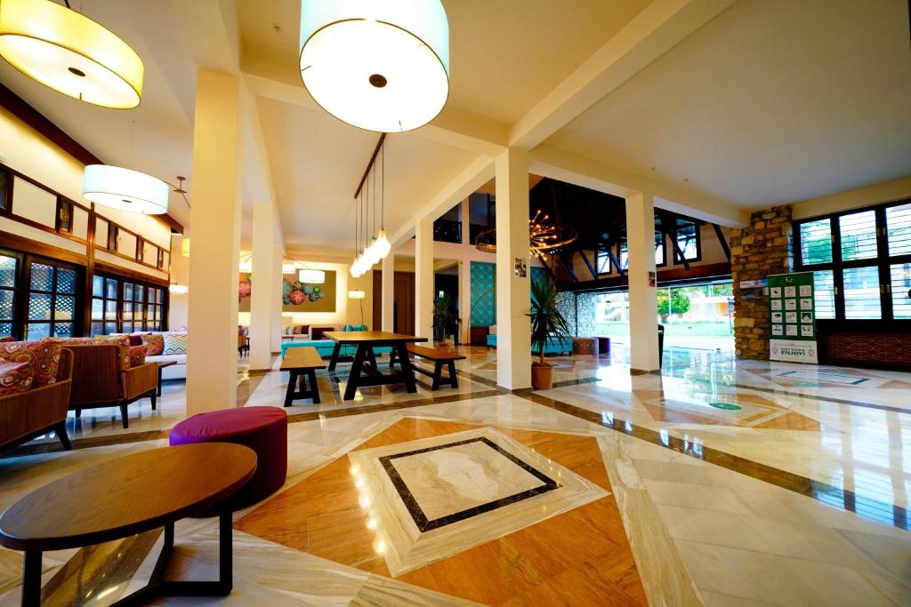 Горящие туры в отель Simantro Beach Hotel