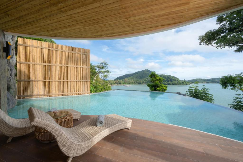 Отзывы про отдых в отеле, Sinae Phuket Luxury Hotel
