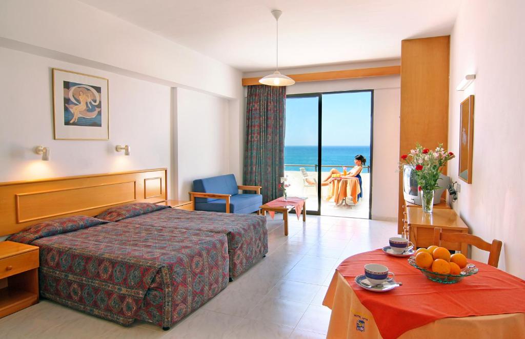 Тури в готель Corallia Beach Hotel Apartments Пафос Кіпр