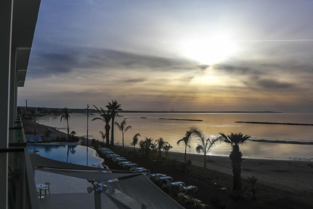 Відпочинок в готелі Lebay Beach Hotel Ларнака Кіпр