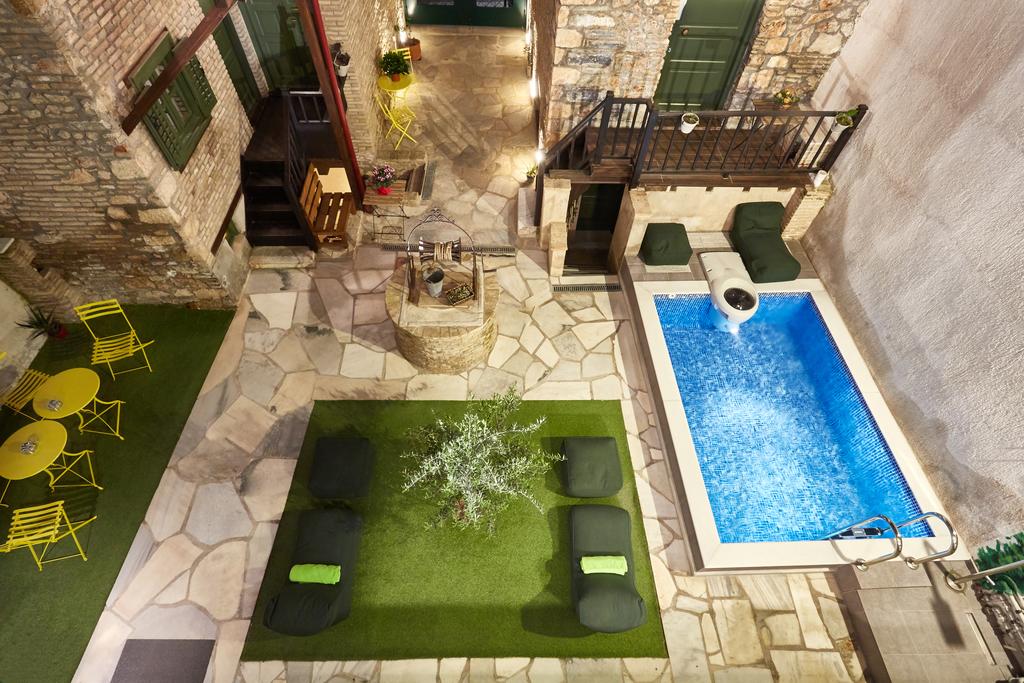 Athenian Residences Pool & Luxury Suites, Греция