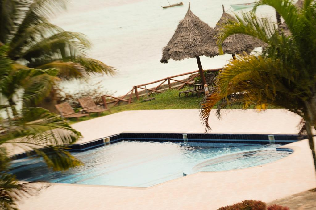 Отдых в отеле Swahili Beach Resort