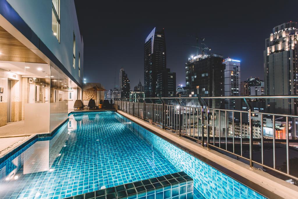 Adelphi Suites Bangkok цена