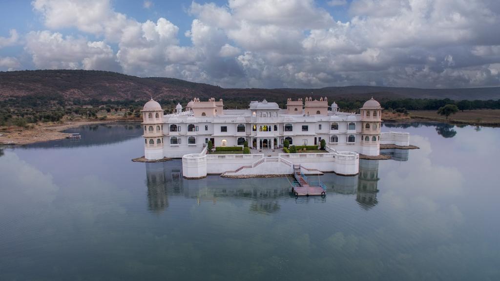 Lake Palace Nahargarh цена