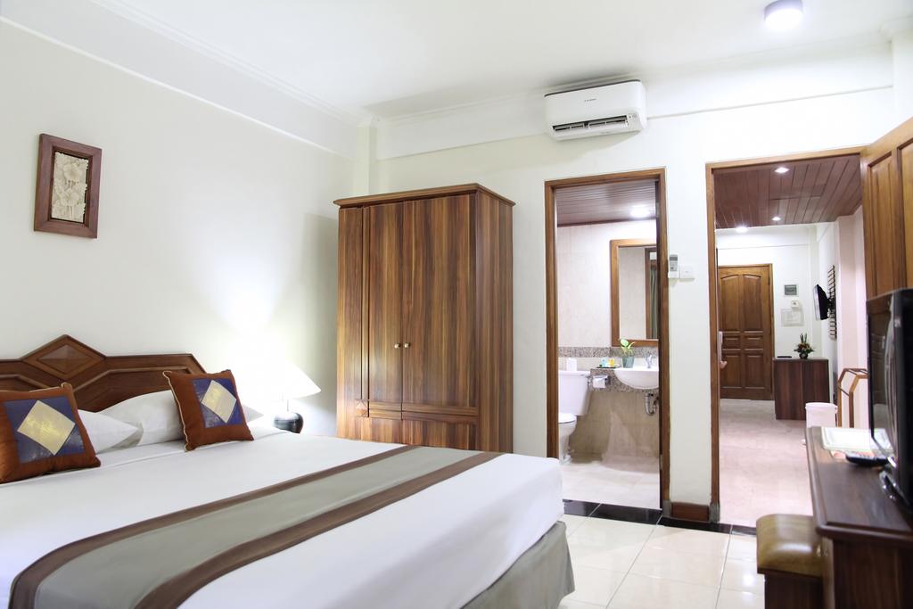 Відпочинок в готелі Jayakarta Легіан