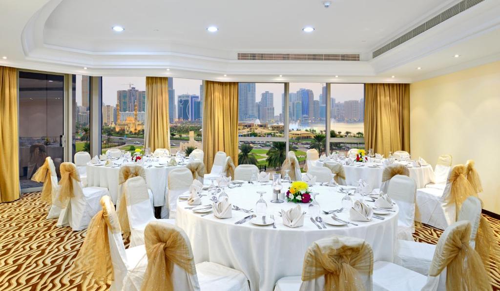 Отель, ОАЭ, Шарджа, Al Majaz Premiere Hotel Apartments