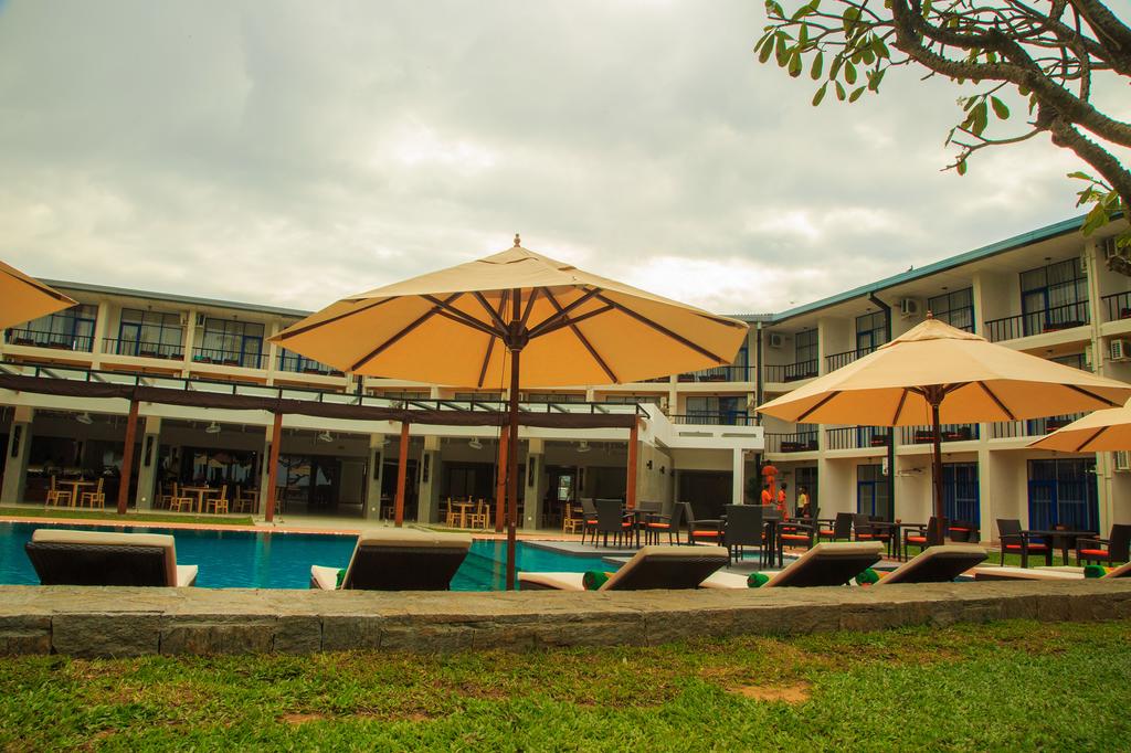 Горящие туры в отель Camelot Beach Hotel Негомбо Шри-Ланка