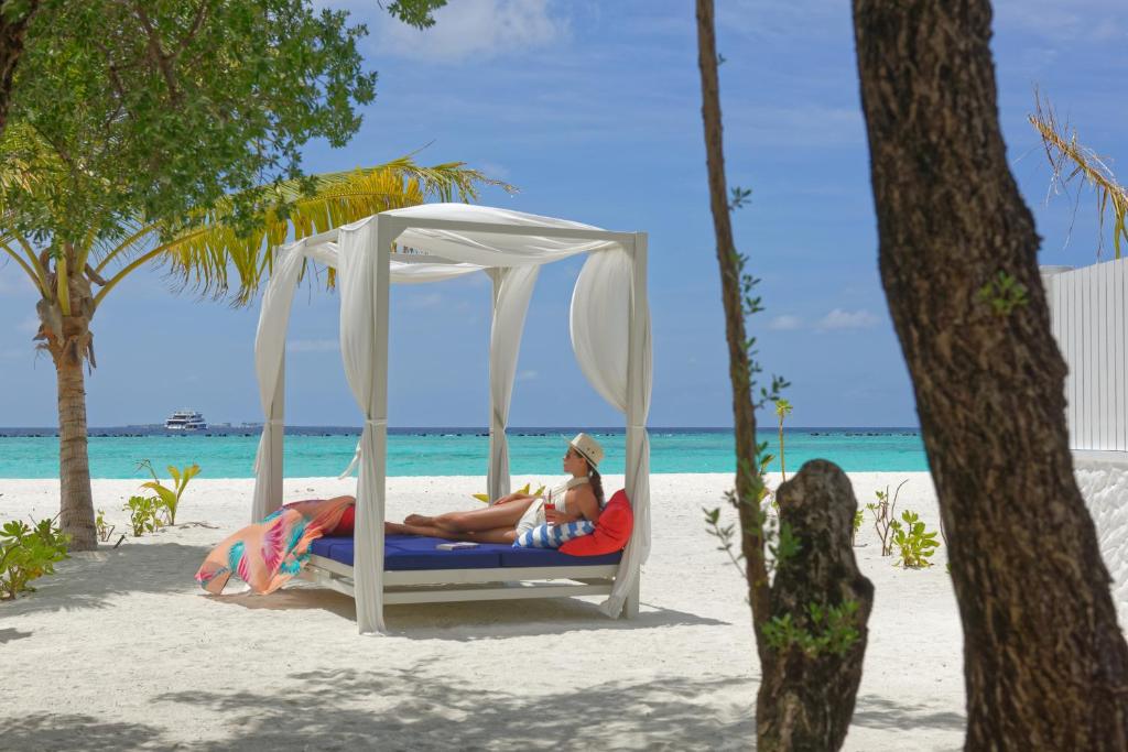 Отель, Северный Мале Атолл, Мальдивы, Villa Nautica Resort (ex.Paradise Island Resort)