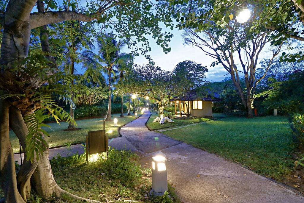 Mimpi Resort Menjangan ціна