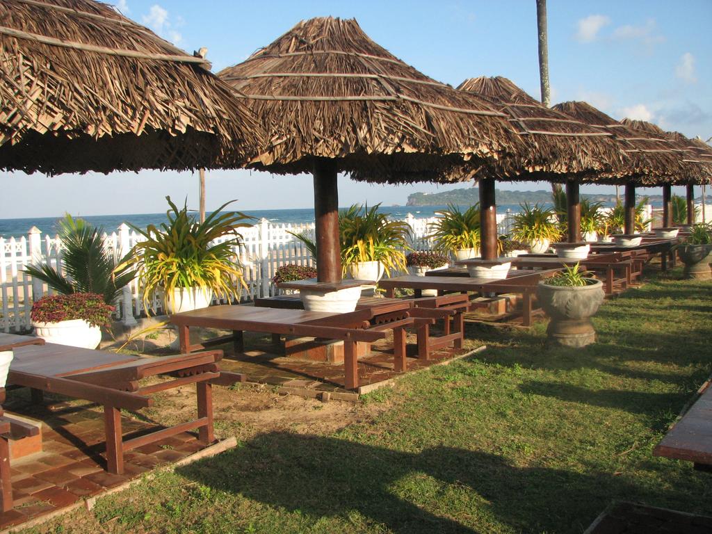 Отдых в отеле Jkab Beach Hotel Тринкомали Шри-Ланка
