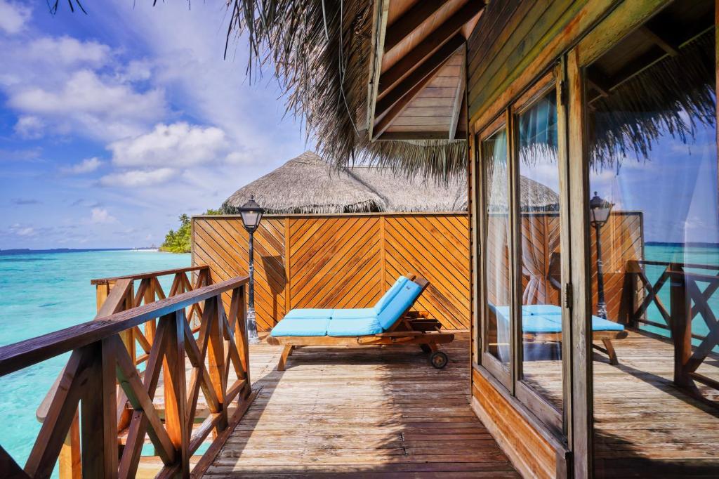Отдых в отеле Fihalhohi Tourist Resort Южный Мале Атолл Мальдивы