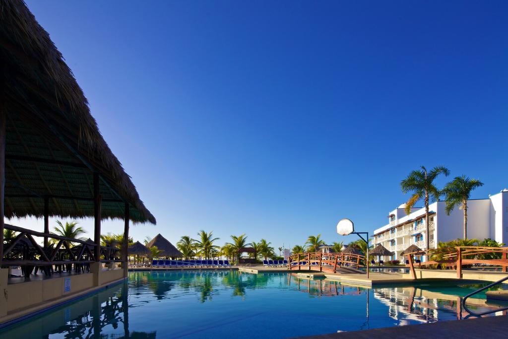 Odpoczynek w hotelu Playa Blanca Hotel & Resort