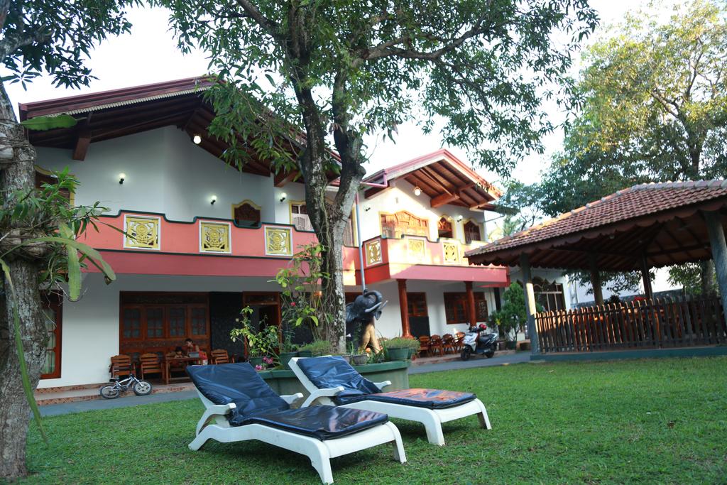 Sumal Villa Guesthouse, 3, фотографії