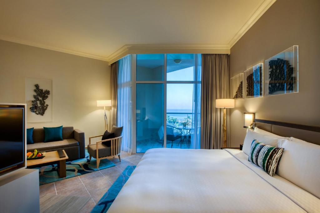 Отзывы гостей отеля Fujairah Rotana Resort & Spa