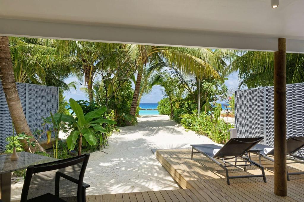 Outrigger Maldives Maafushivaru Resort, Ари & Расду Атоллы цены