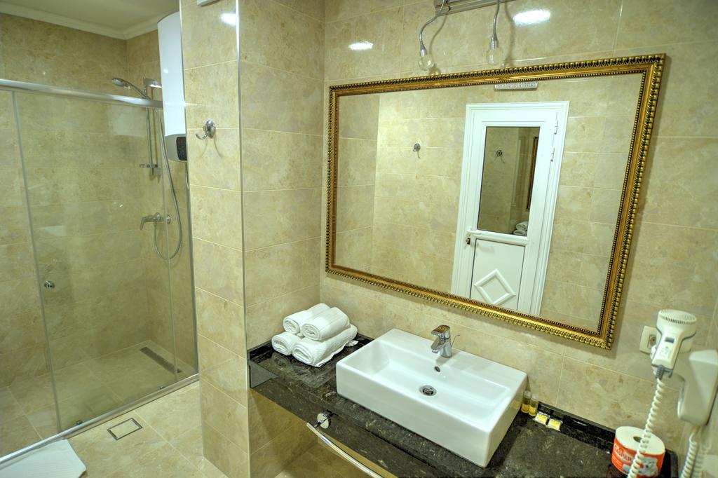 Свети-Стефан Adrovic Small Hotel цены