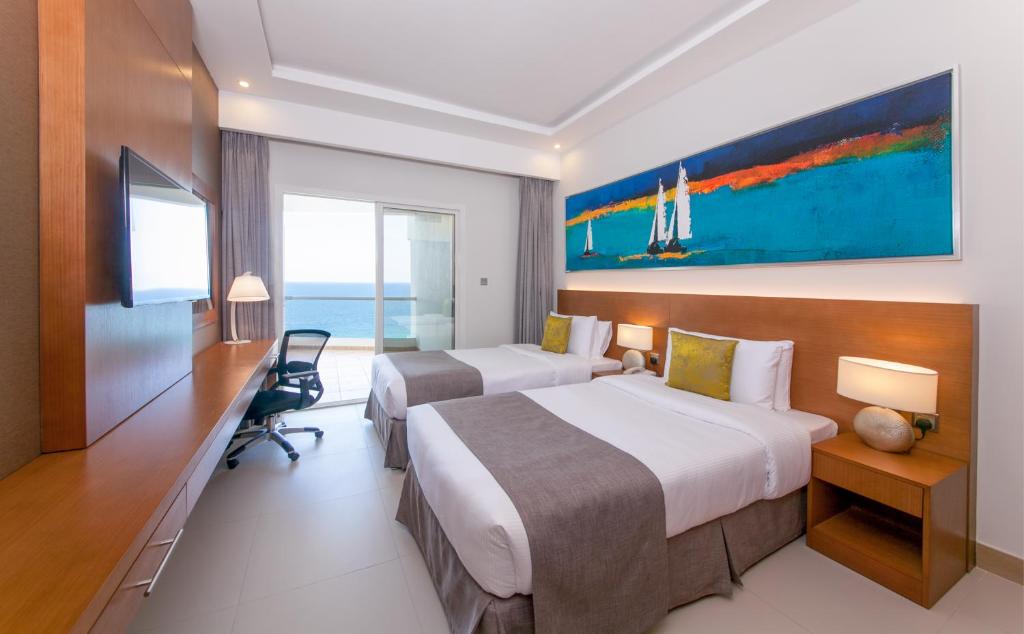 Відгуки про готелі Ramada Beach Hotel Ajman