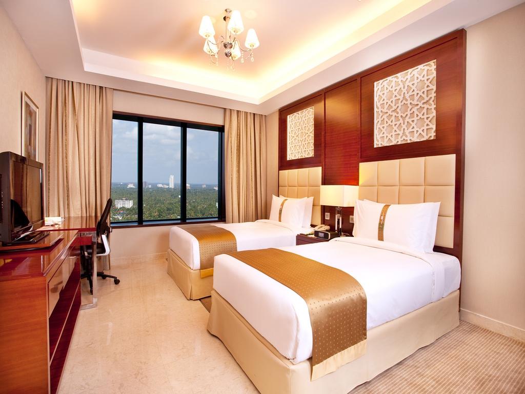 Керала Holiday Inn Cochin цены