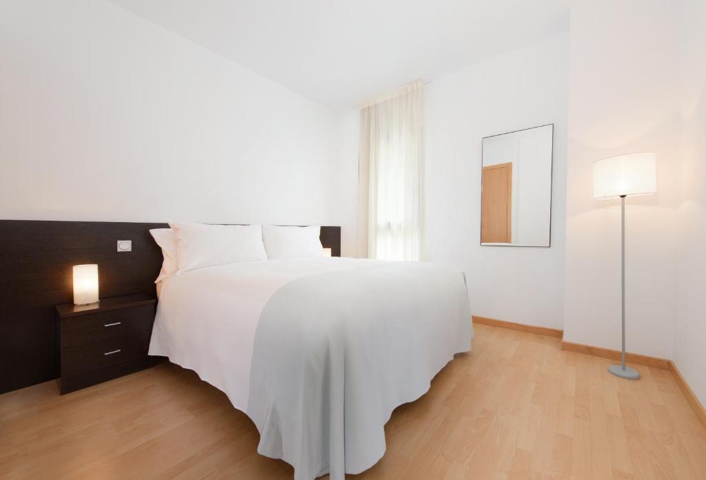 Madrid Airport Suites, Affiliated by Meliá (ex. Tryp Madrid Airport Suites) цена