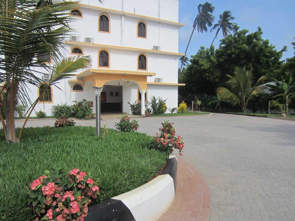 Отдых в отеле Mandhari Villa Beach Hotel