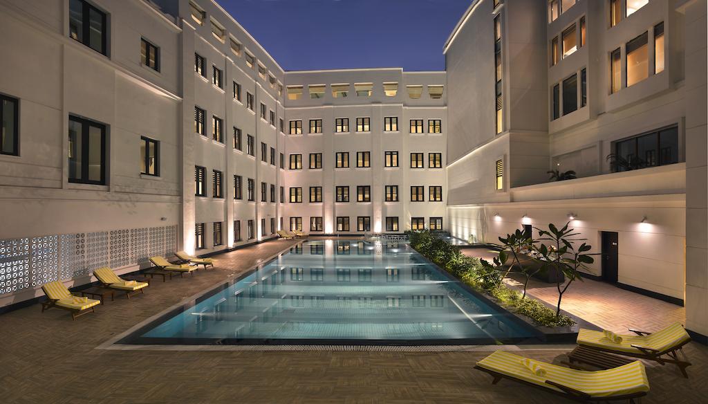 Горящие туры в отель The Lalit Great Eastern Kolkata