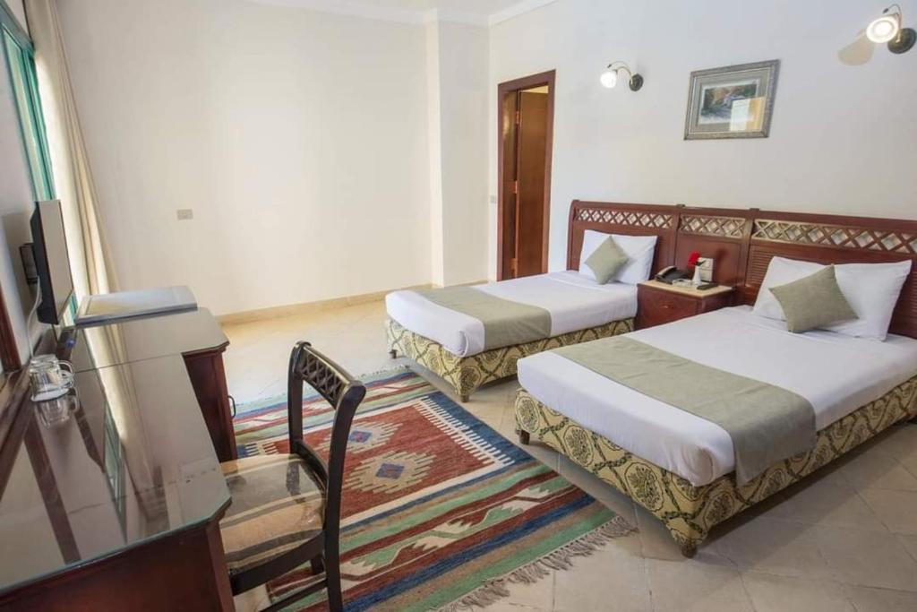 Ціни в готелі Eagles Down Town Zahabia Resort (ex. Zahabia Village)
