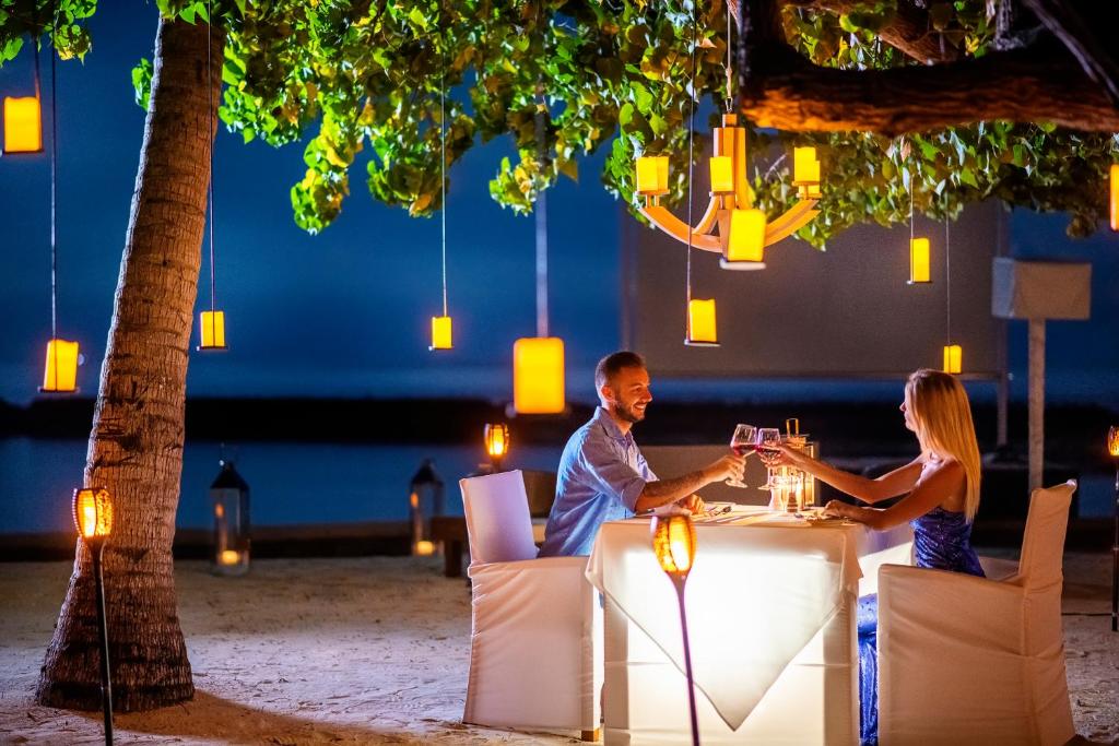Отель, Мальдивы, Ари & Расду Атоллы, Lily Beach Resort & Spa