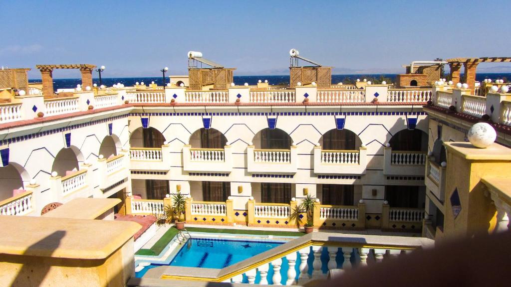 La Reine Hotel & Dive Resort, Дахаб ціни