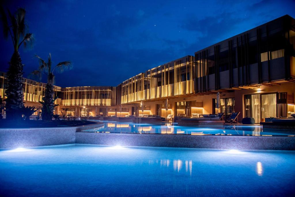 Готель, Senseana Sea Side Resort & Aquadventure
