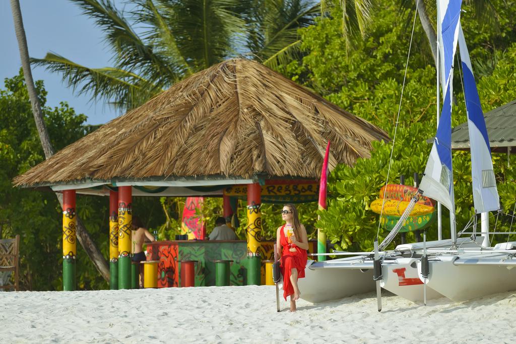 Holiday Island Resort & Spa, Malediwy, Atole Ari i Rasdhoo, wakacje, zdjęcia i recenzje