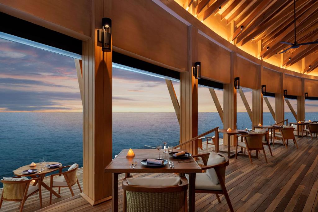 Горящие туры в отель Hilton Maldives Amingiri Resort & Spa Северный Мале Атолл