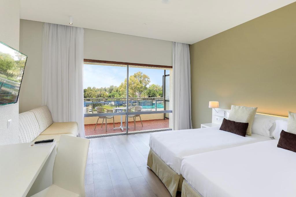 Відпочинок в готелі Sol Marbella Estepona - Atalaya Park