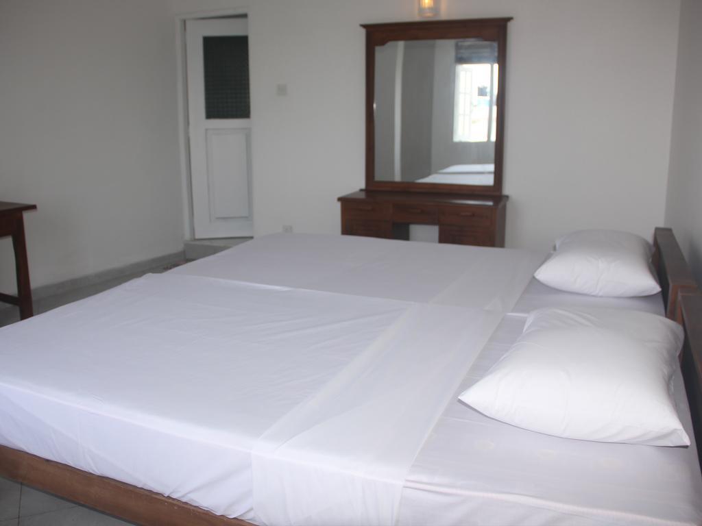 Отдых в отеле Wave and Deep Beach Resort Мирисса Шри-Ланка