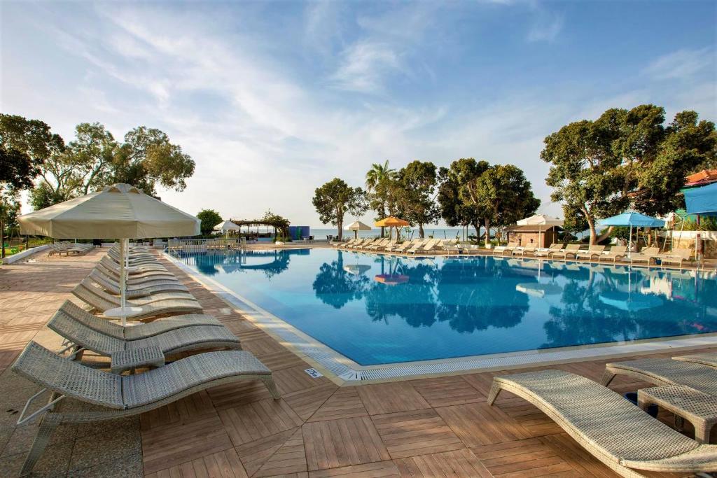 Тури в готель Merit Cyprus Gardens Seafront Resort & Beach & Casino Фамагуста Туреччина