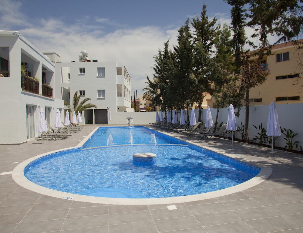 Princessa Vera Hotel Apartmens, Кіпр