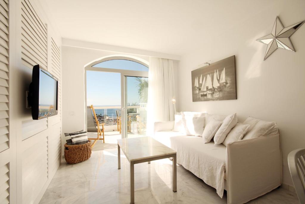 Горящие туры в отель Marina Bayview Apartamentos Гран-Канария (остров) Испания